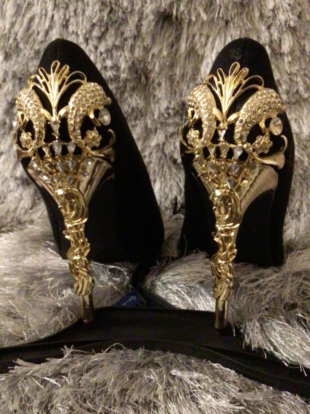 Black pointed toe Satin suede golden rose emblemed heel shoe - Picture 2 of 13